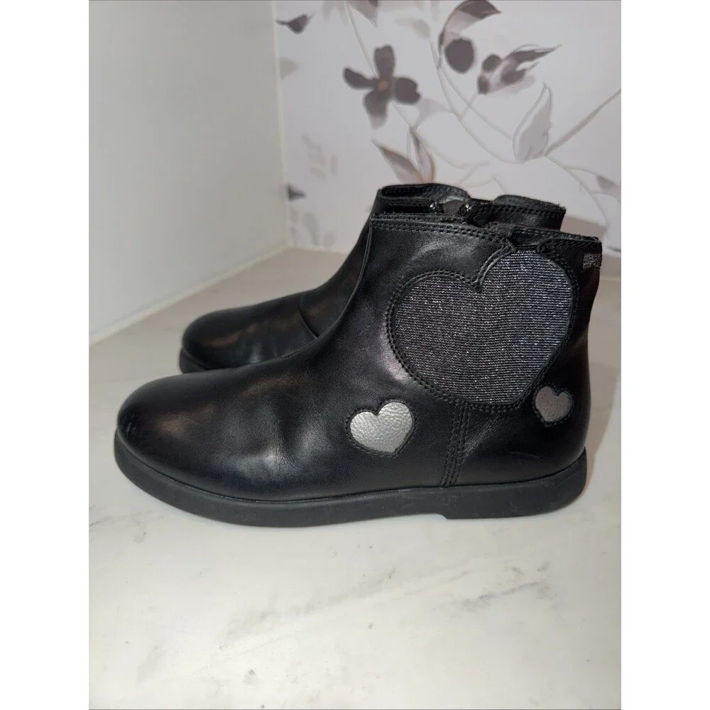 Camper Kids Duet  Chelsea Black Leather Ankle Boots Heart Details Sz 36